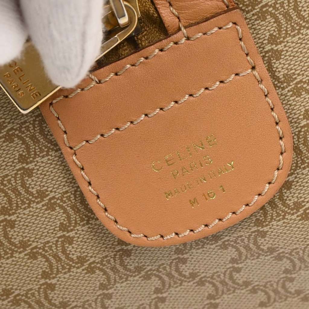 Celine Vintage Duffle Bag Beige Good condition - Model View