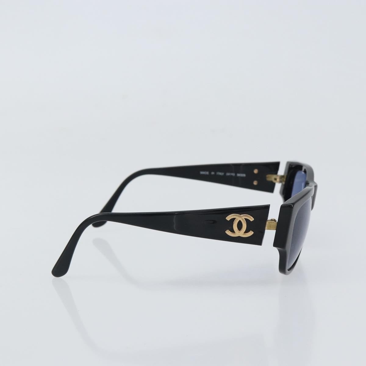 Chanel Logo CC Sunglasses Black Plastic Good condition - Model View