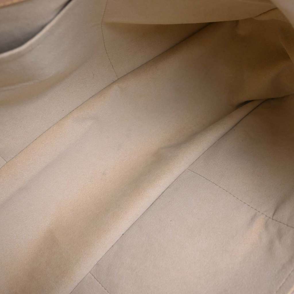 Louis Vuitton Artsy Handbag White Canvas Good condition - Inside View