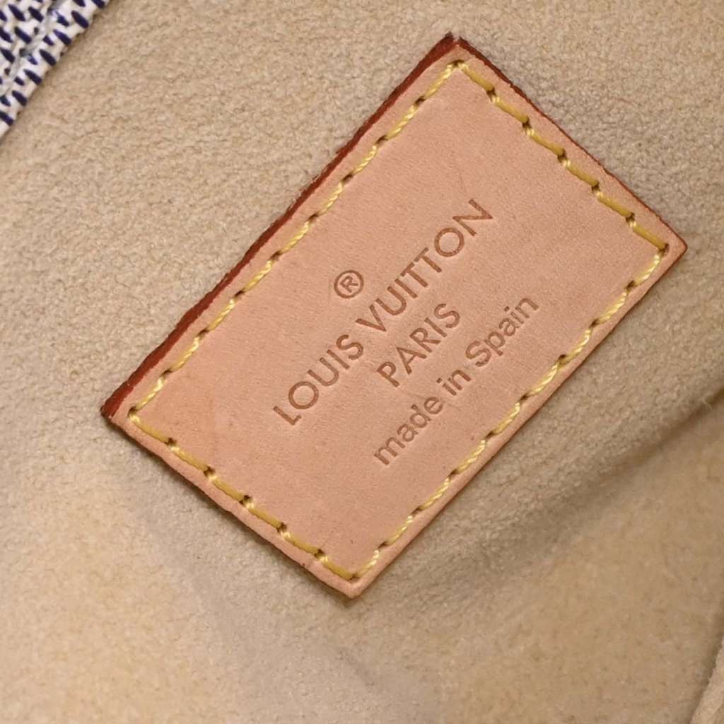 Louis Vuitton Artsy Handbag White Canvas Good condition - Model View