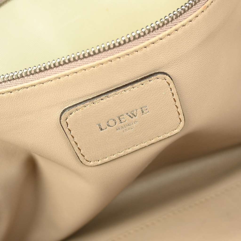 Loewe Amazona NM Bag Beige Leather Good condition - Model View