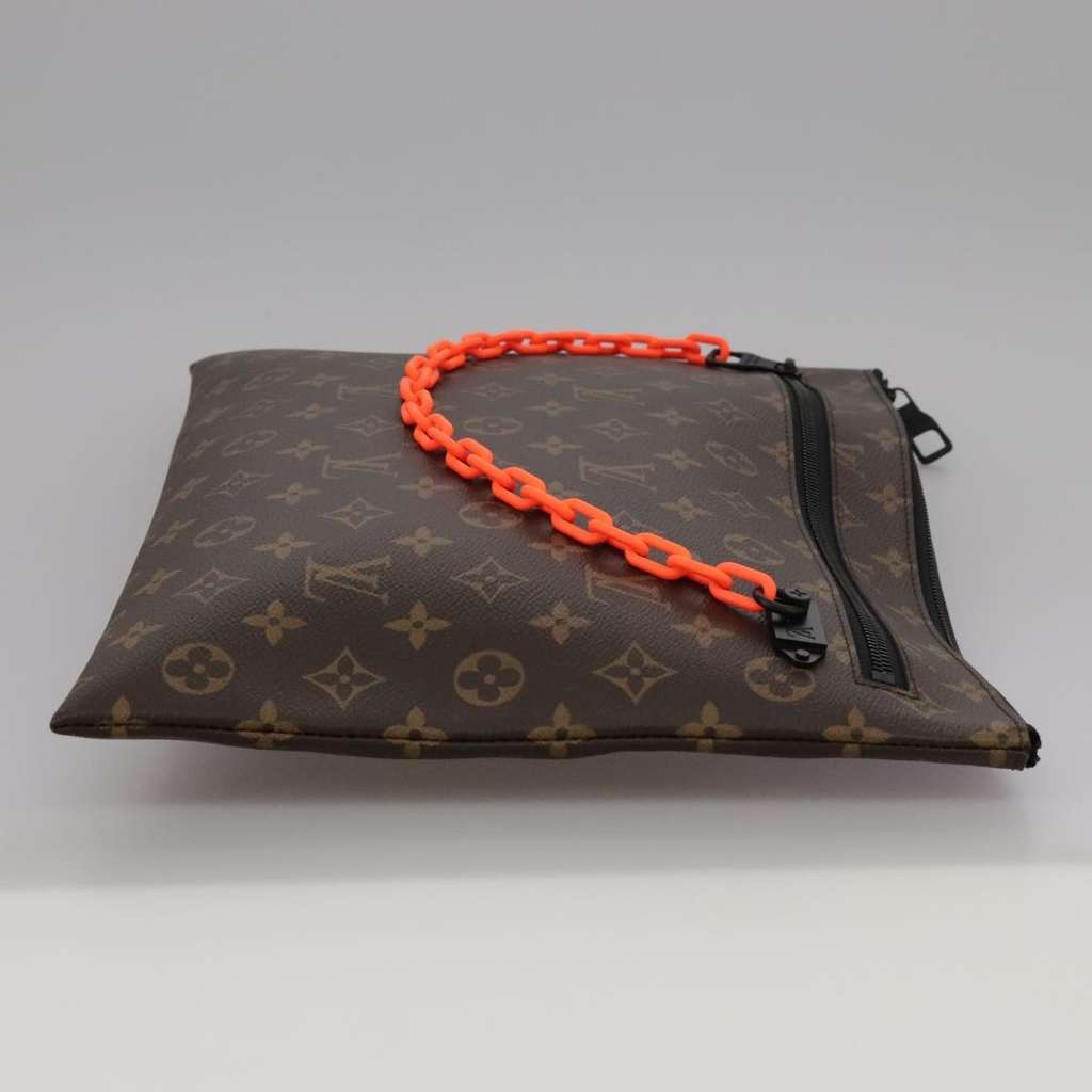 Louis Vuitton Solar Ray A4 Pouch Brown Canvas Very good condition - Model View