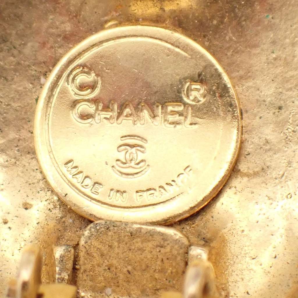 Chanel Vintage CC Logo Round Clip on Earrings Gold Good condition - Box View