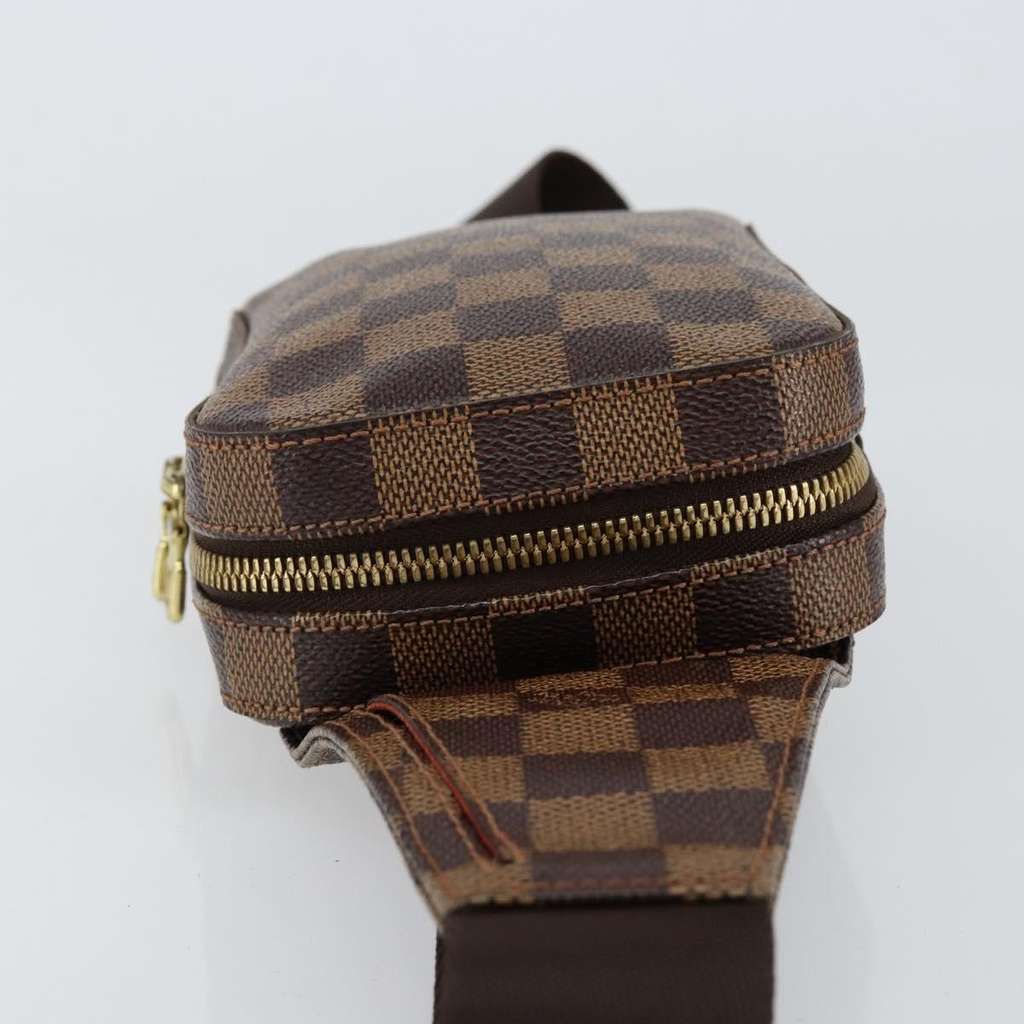 Louis Vuitton Geronimos Waist Bag Brown Canvas Good condition - Model View