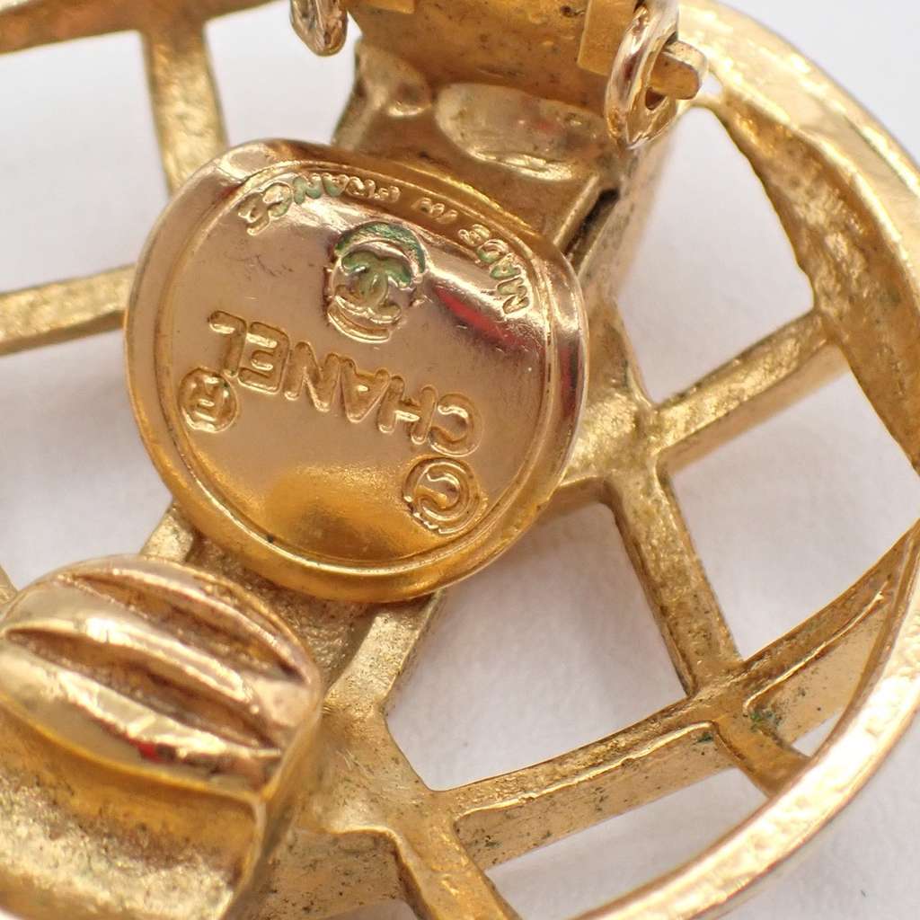 Chanel Vintage CC Round Clip-On Earrings Gold Good condition - Box View