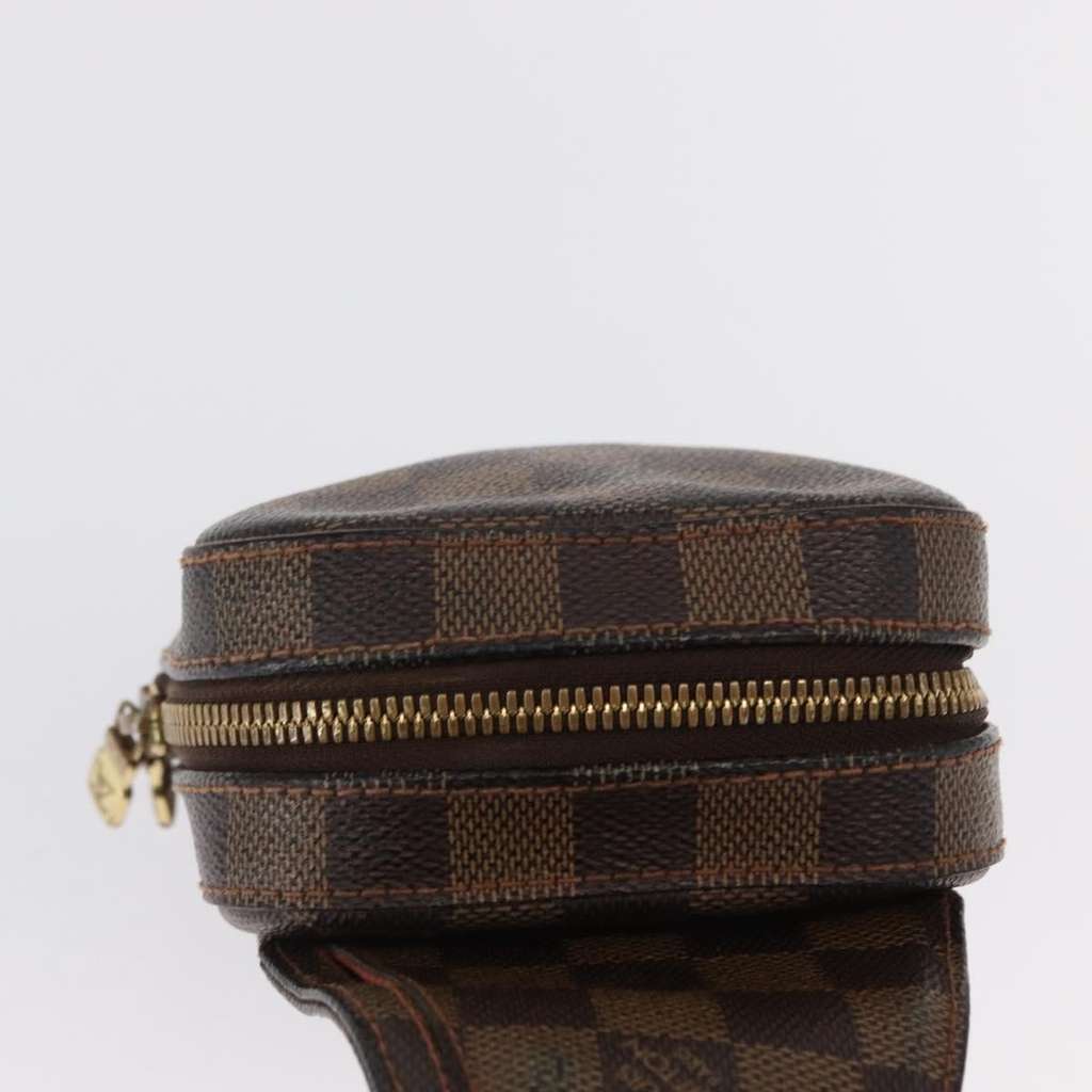 Louis Vuitton Geronimos Waist Bag Brown Canvas Good condition - Model View