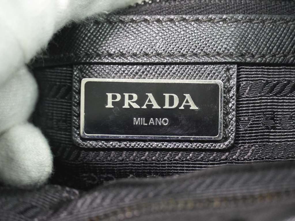 Prada Double Pocket Zip Messenger Black Good condition - Model View