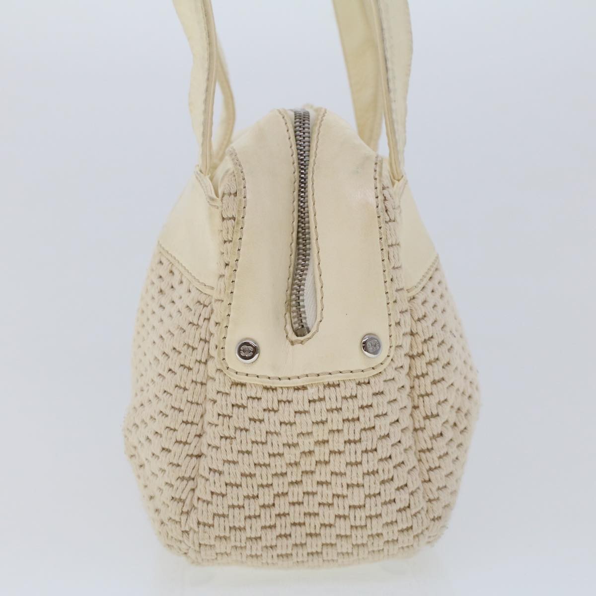 Chanel Vintage Shoulder Bag White Canvas Good condition - Model View