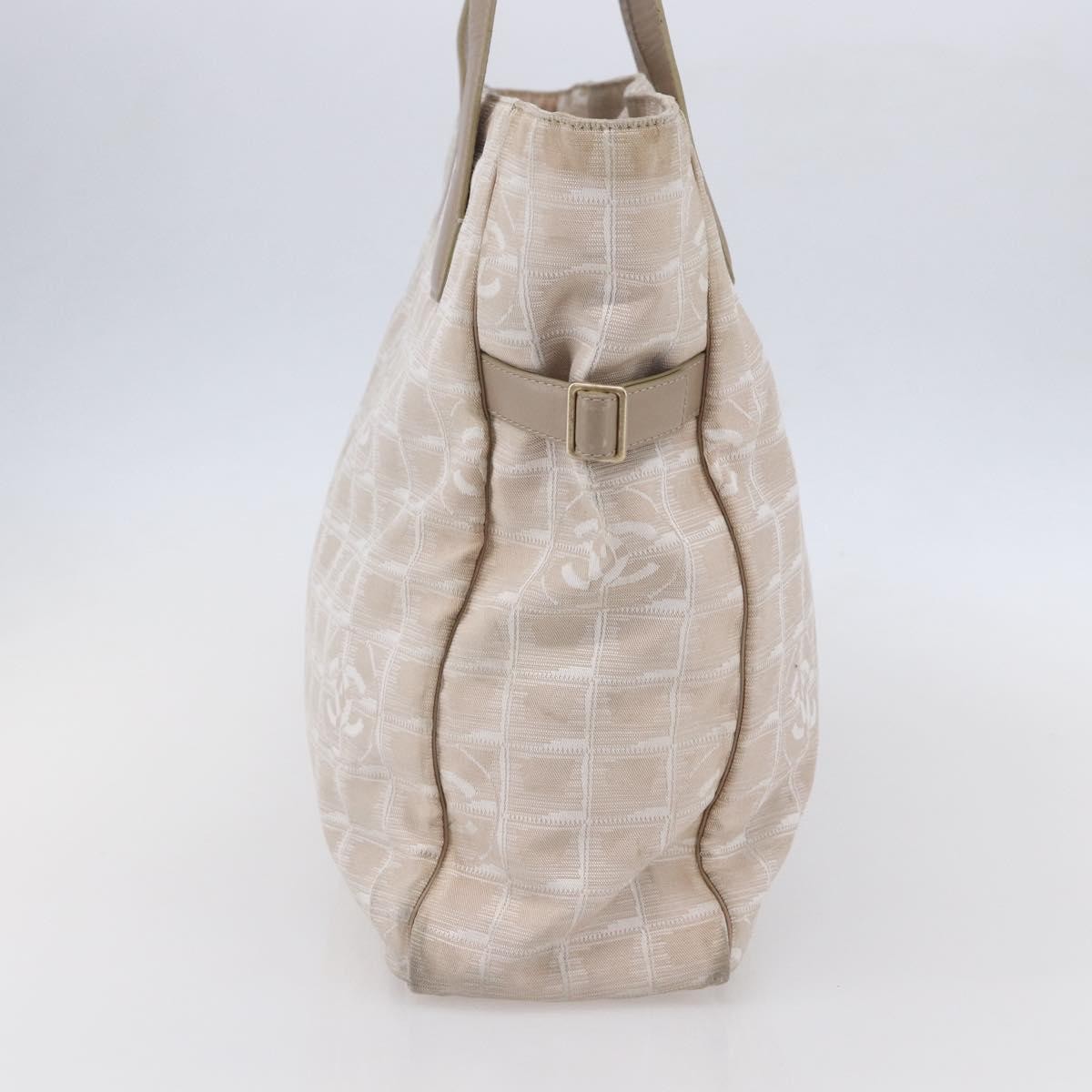 Chanel Travel Line Tote Beige Good condition - Model View