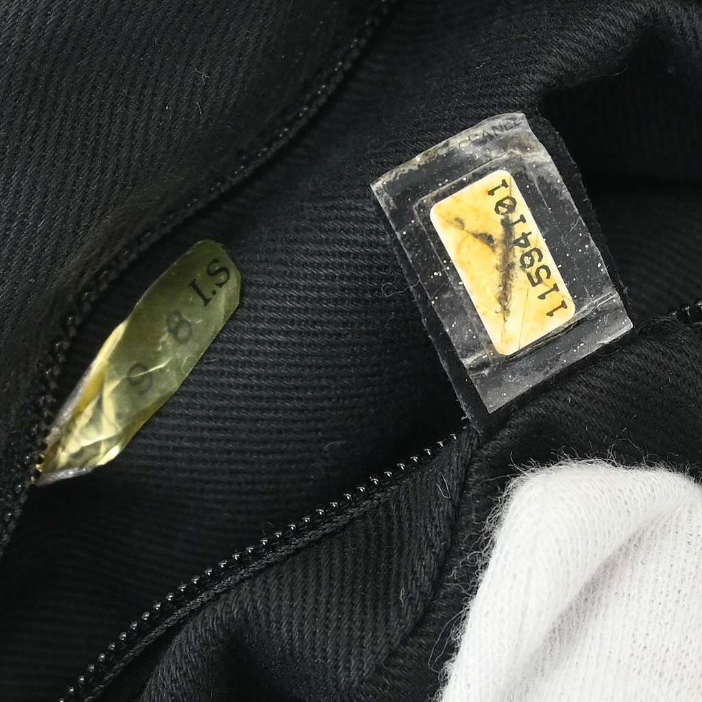 Chanel Expandable Zip Around Frame Bag Black Leather Good condition - Box View