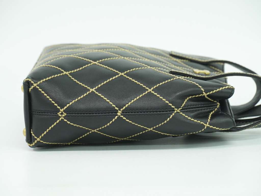 Chanel Surpique Tote Black Leather Good condition - Inside View