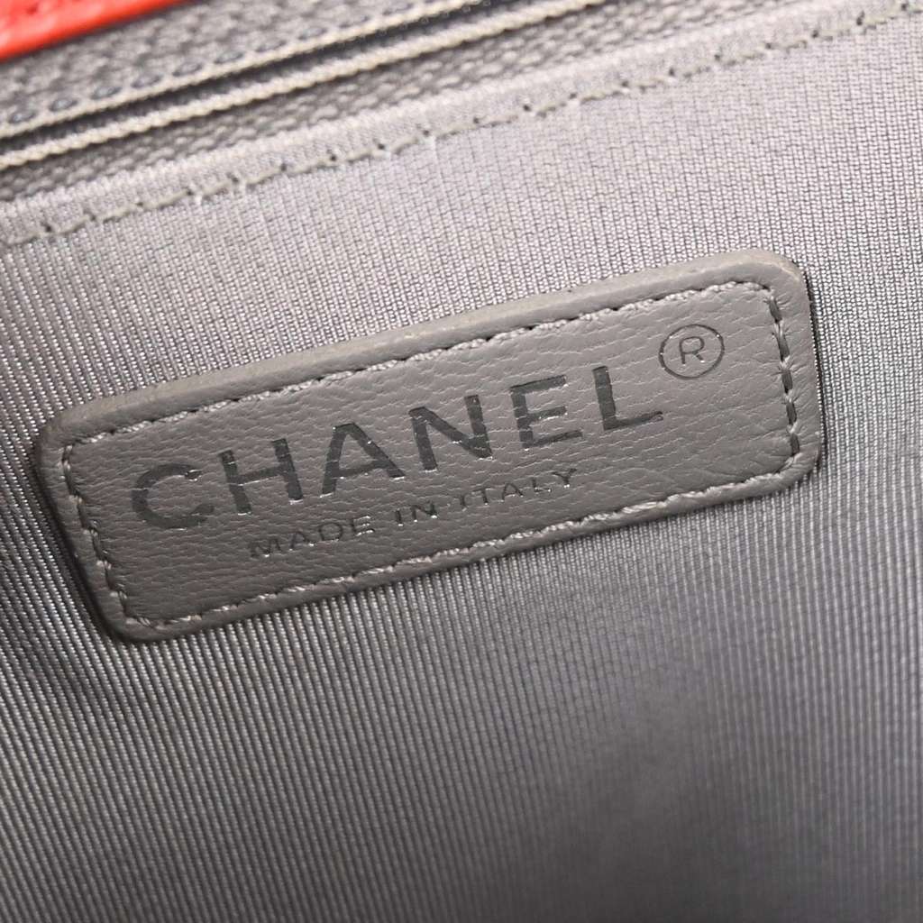 Chanel Boy Flap Bag Red Good condition - Model View