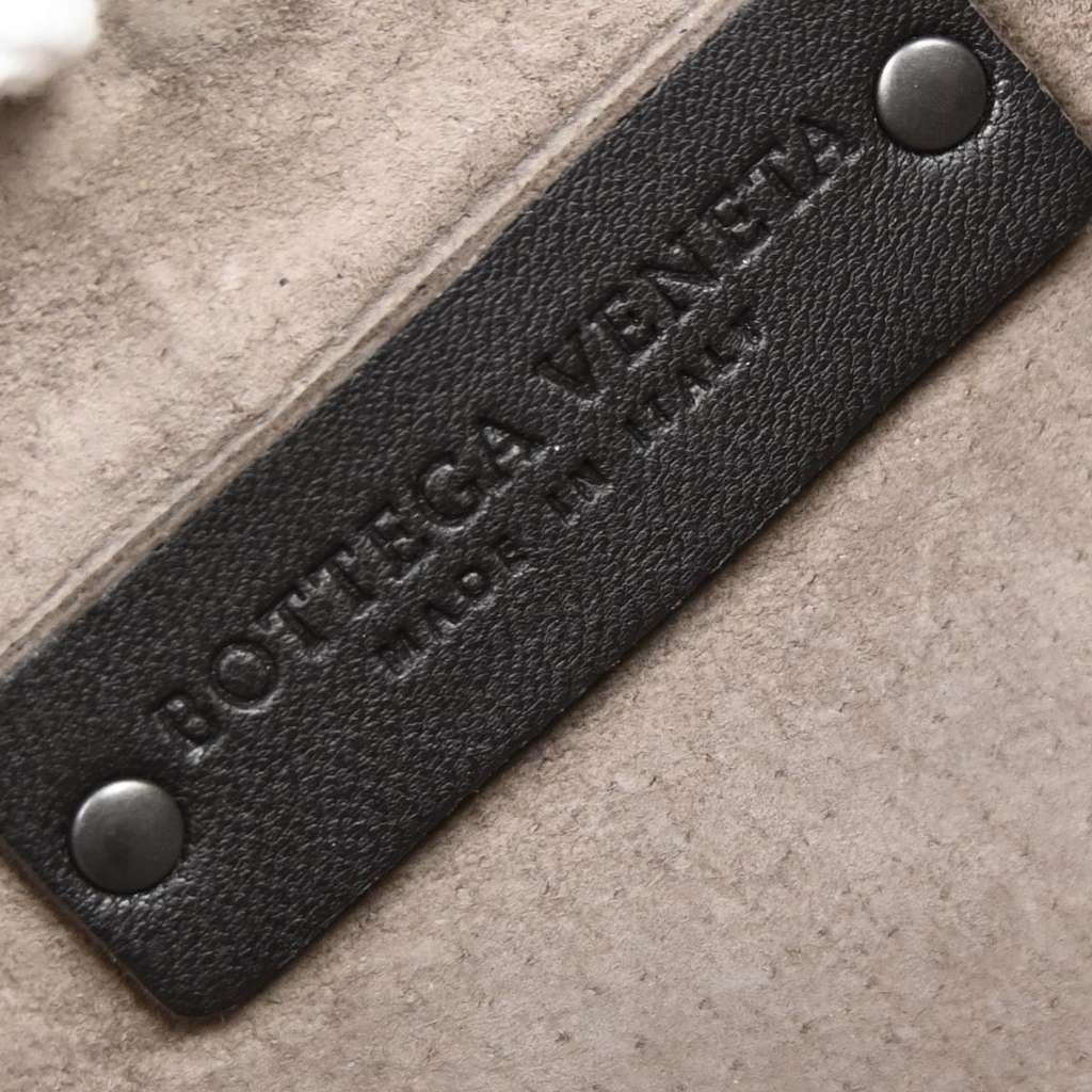 Bottega Veneta Nodini Crossbody Bag Brown Leather Good condition - Model View