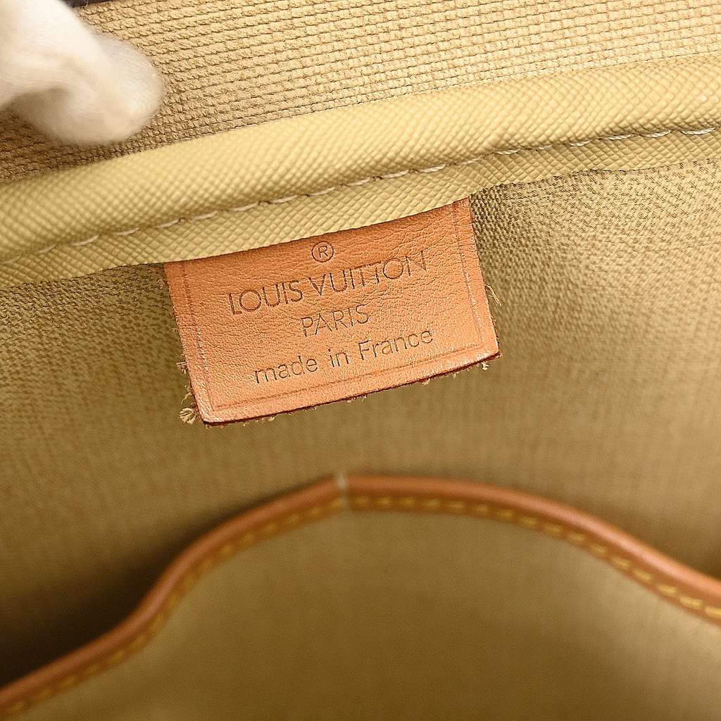 Louis Vuitton Deauville Handbag Brown Canvas Good condition - Model View