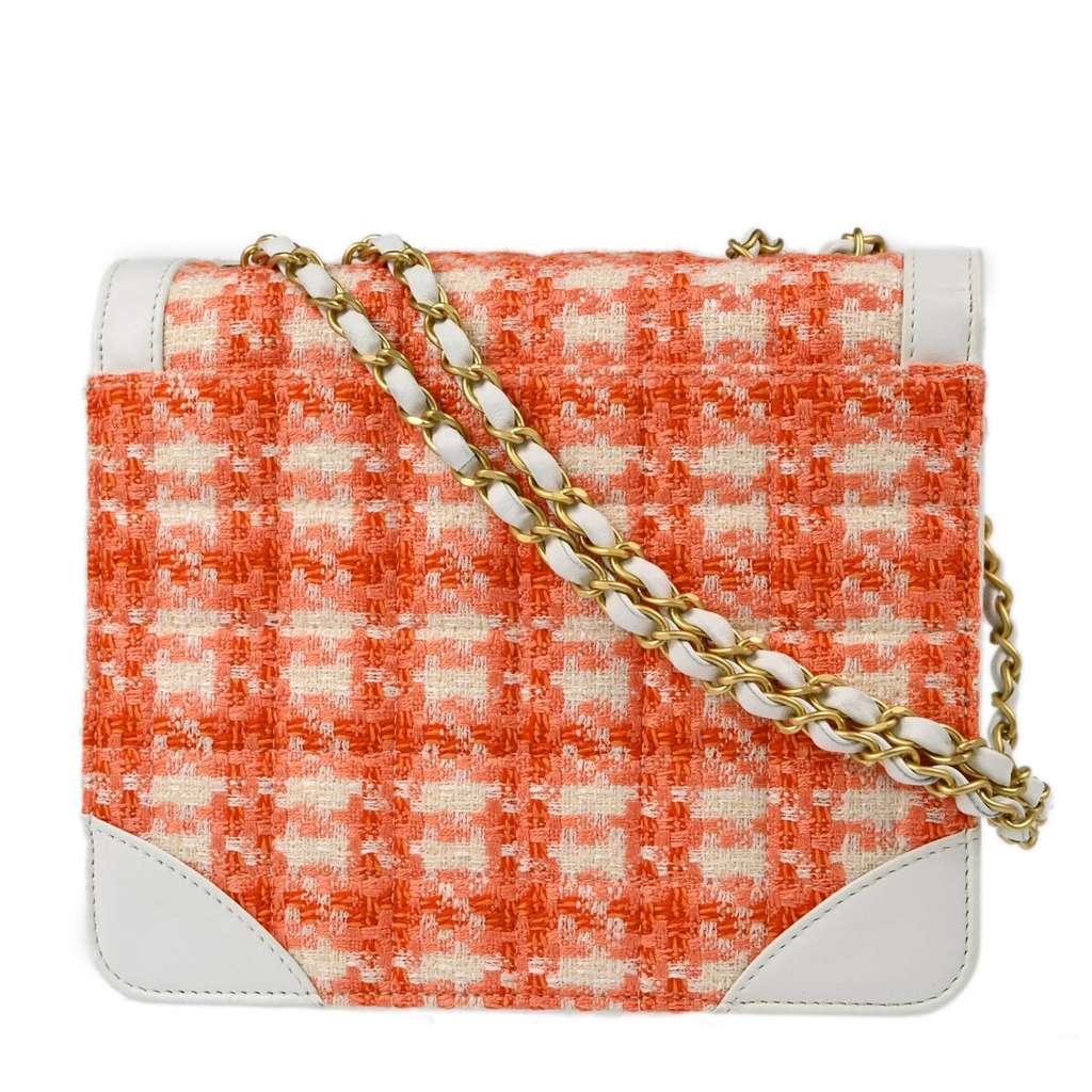 Chanel Vintage Chocolate Bar CC Flap Bag Orange Tweed Very good condition - Back View