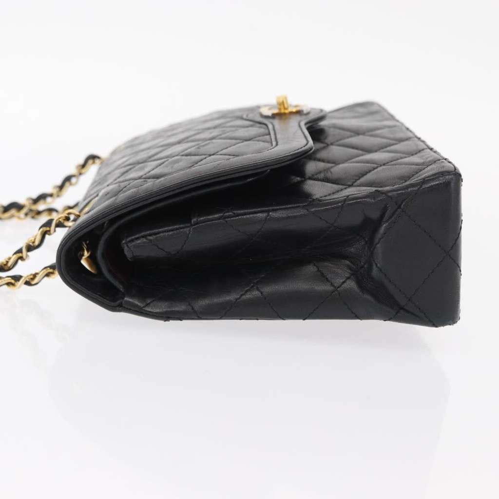 Chanel Vintage Two Tone CC Flap Bag Black Leather Good condition - Model View