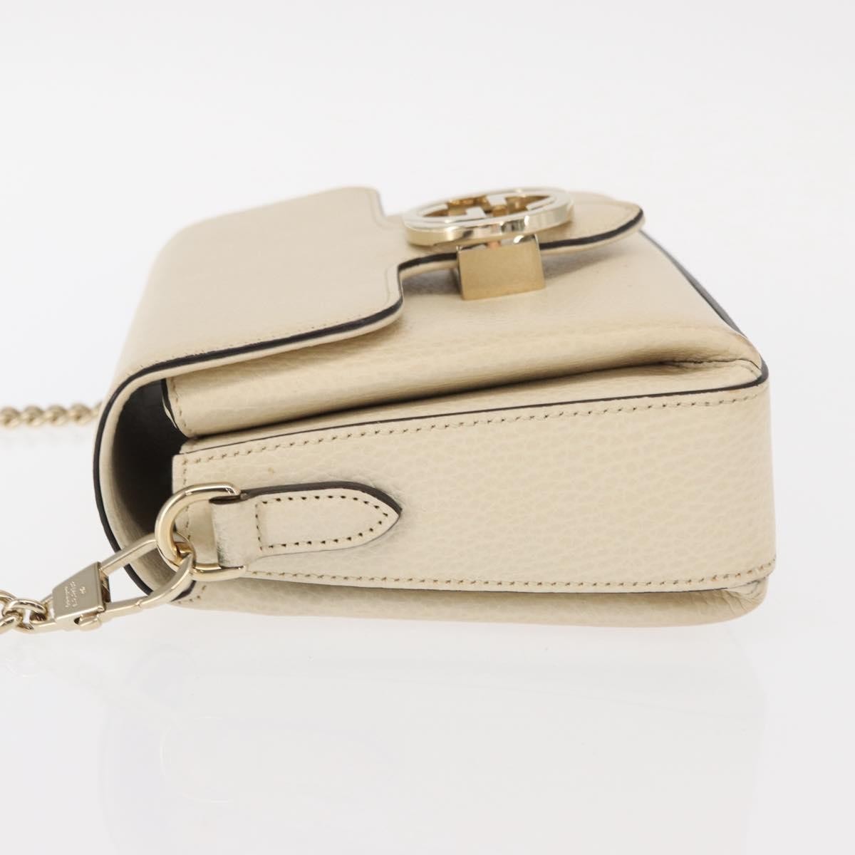 Gucci Interlocking Chain Crossbody Bag Beige Leather Good condition - Model View