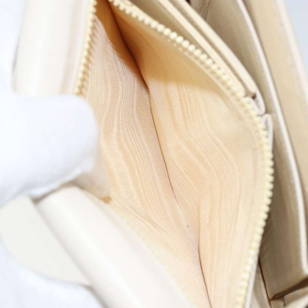 Gucci Vintage clutch Bag White Leather Good condition - Box View