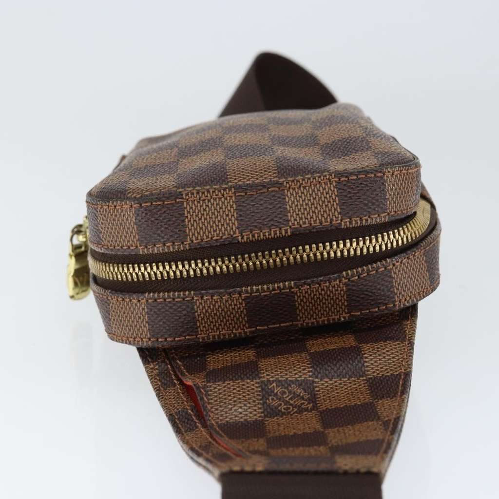 Louis Vuitton Geronimos Waist Bag Brown Canvas Good condition - Model View