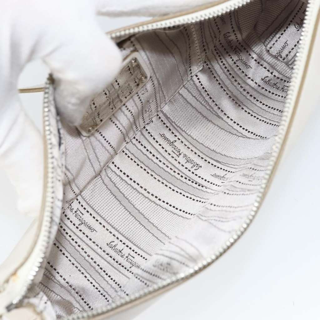 Salvatore Ferragamo Gancini Shoulder Bag White Leather Good condition - Box View