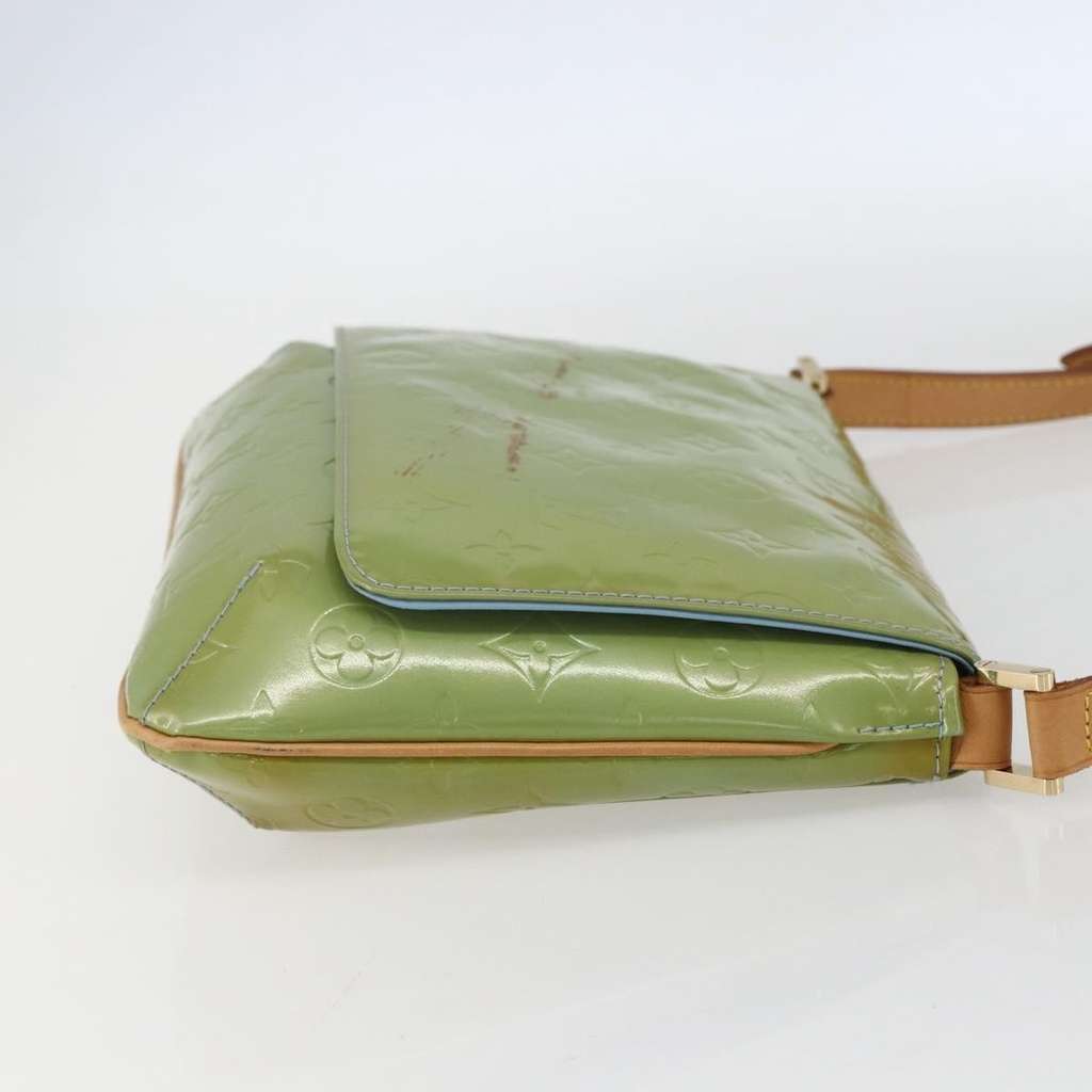 Louis Vuitton Thompson Street Handbag Green Fair condition - Model View