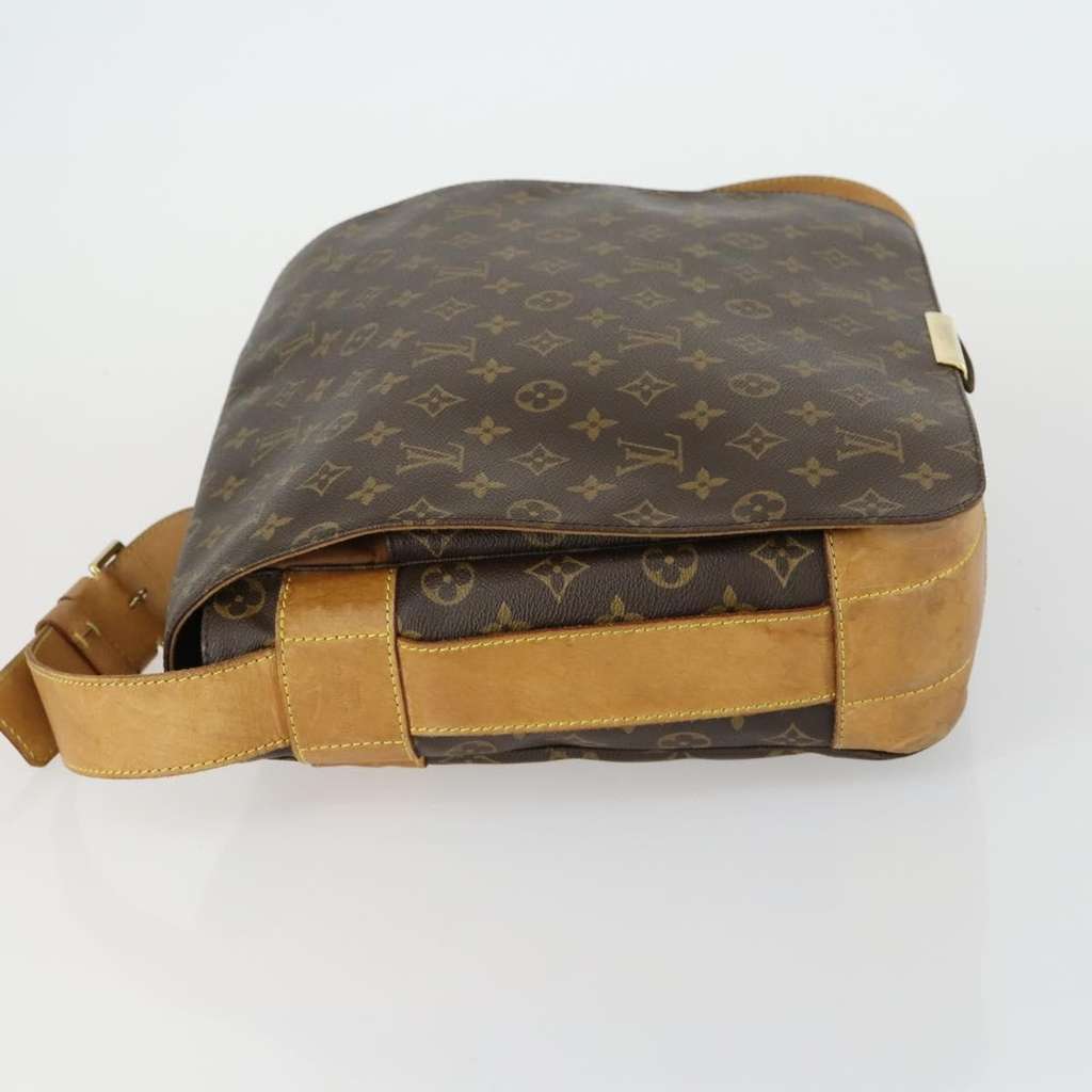 Louis Vuitton Abbesses Messenger Bag Brown Canvas Fair condition - Model View