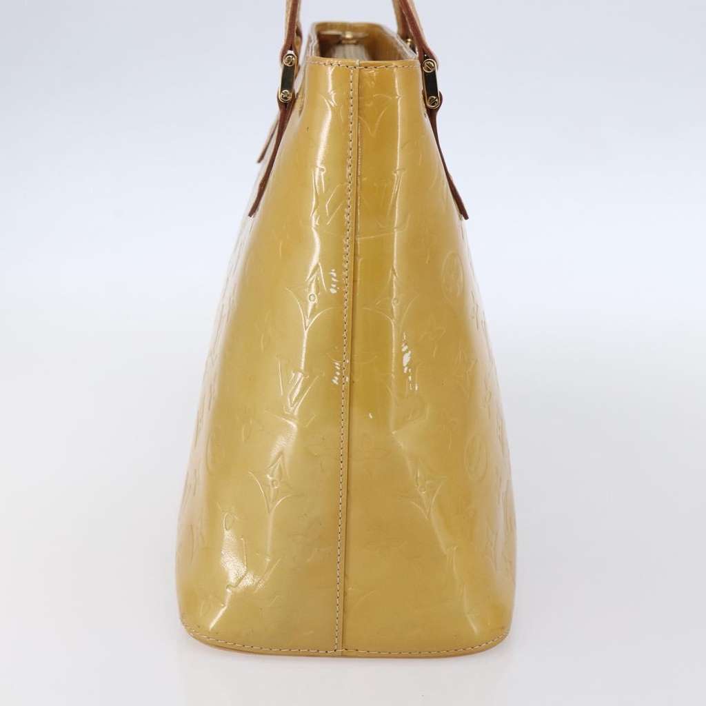 Louis Vuitton Houston Handbag Beige Good condition - Model View