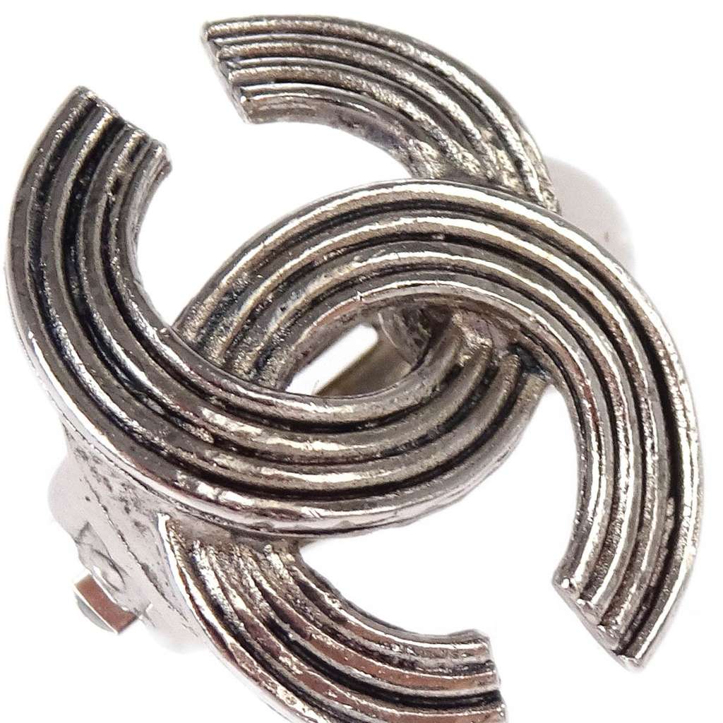 Chanel CC Clip-On Earrings Silver Good condition - Inside View
