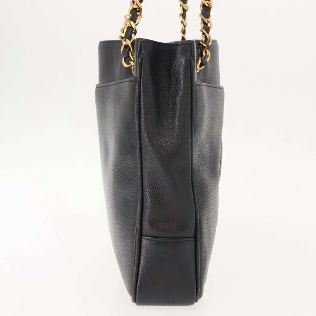 Chanel Vintage CC Chain Tote Black Leather Good condition - Model View