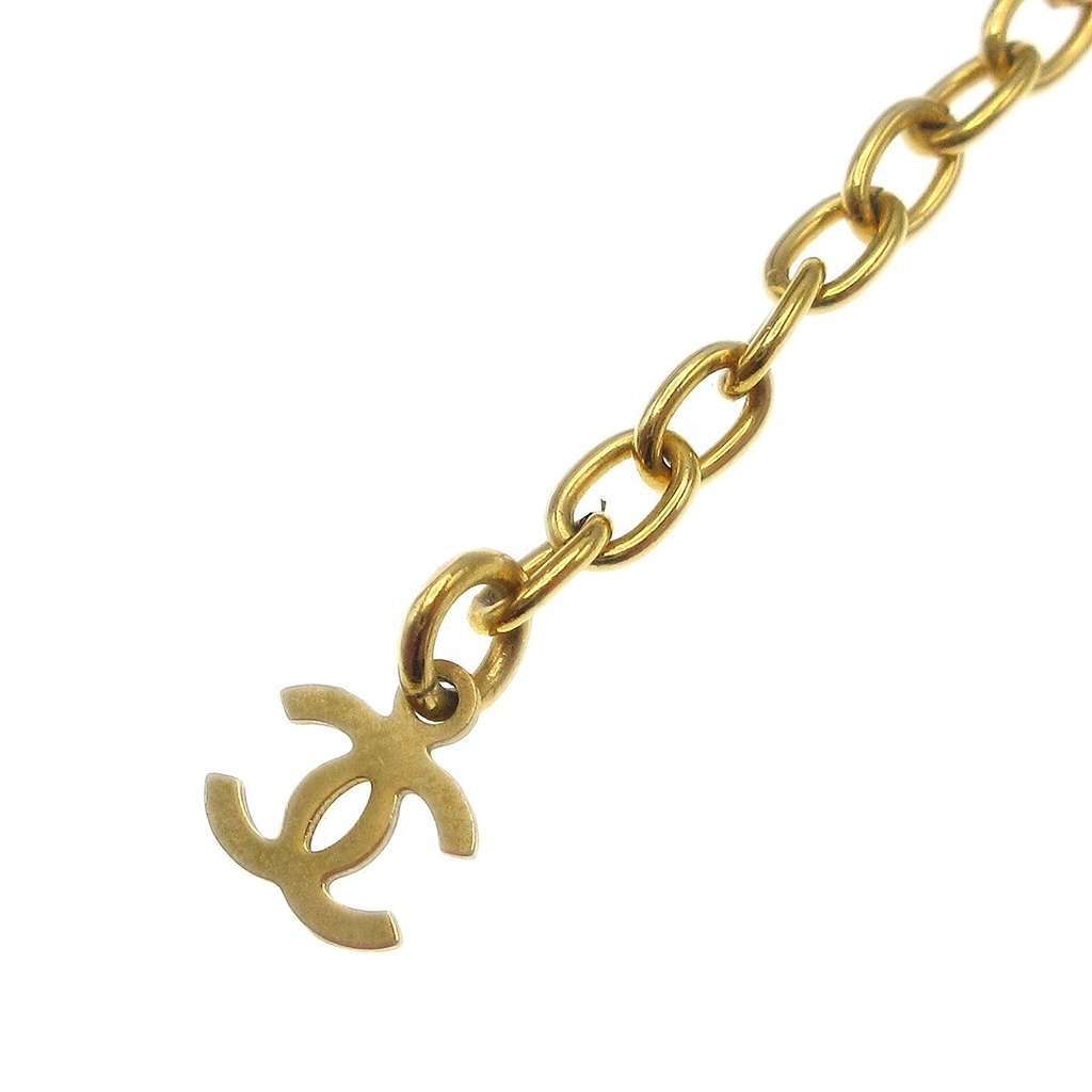 Chanel Vintage CC Clover Pendant Necklace Gold Good condition - Model View