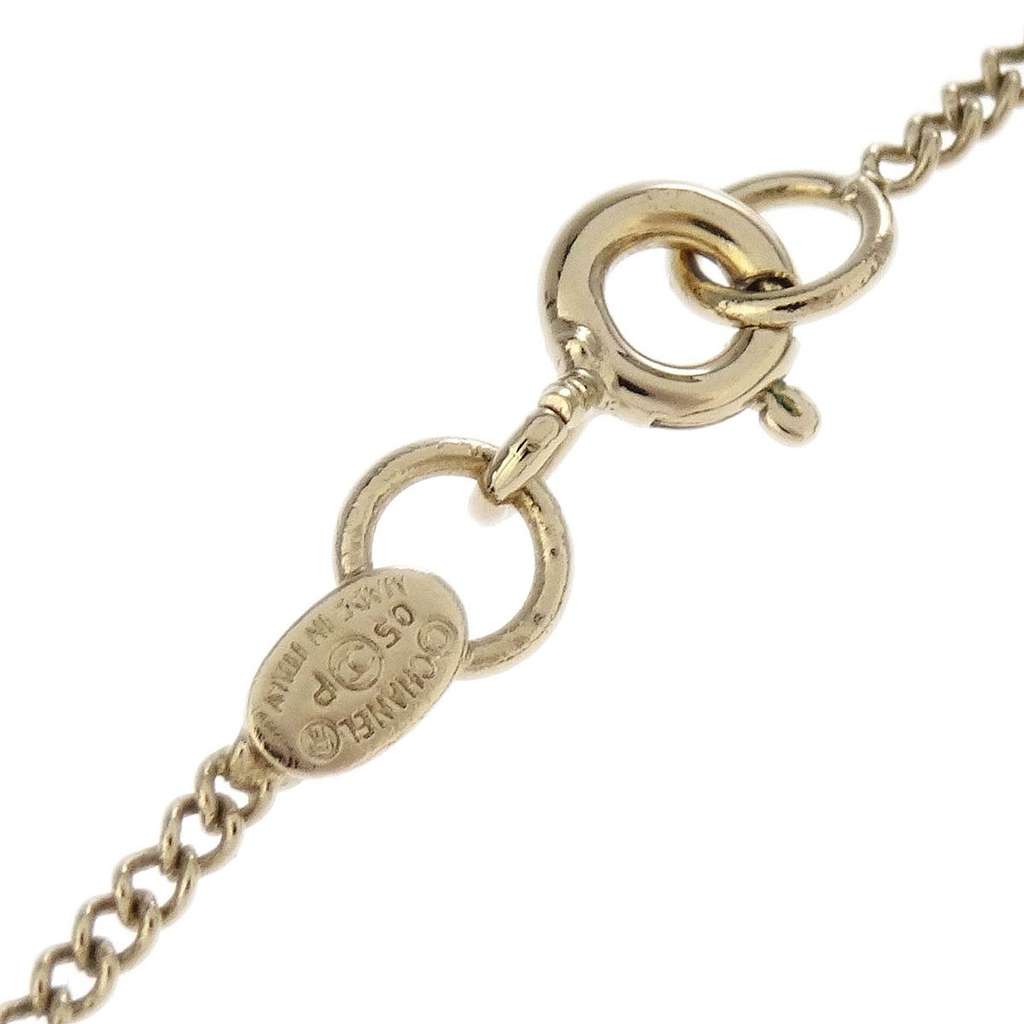 Chanel CC and Heart Pendant Necklace Gold Good condition - Model View
