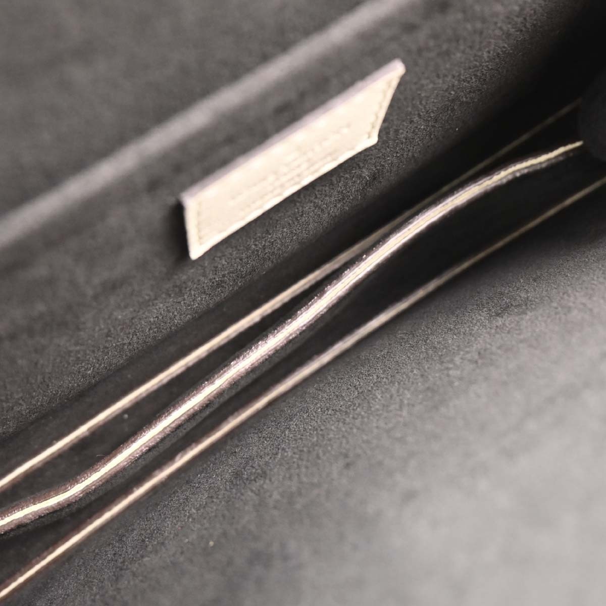 Louis Vuitton Trapeze Handbag Other Leather Good condition - Inside View