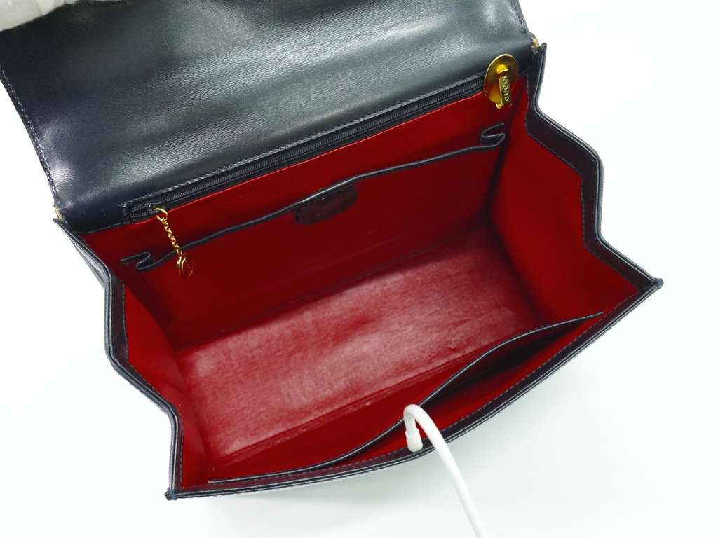 Gucci Vintage Lady Lock Top Handle Bag Navy Leather Fair condition - Inside View