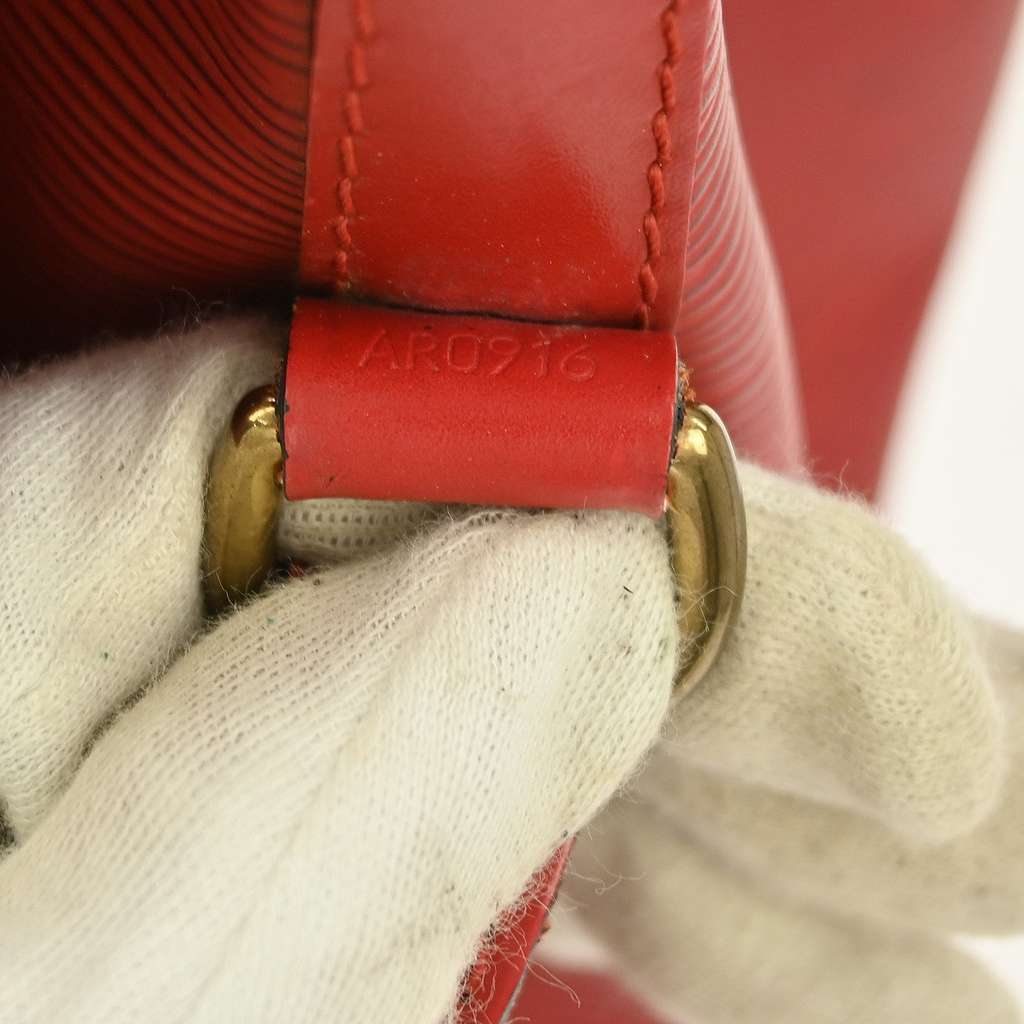 Louis Vuitton Petit Noe Handbag Red Leather Good condition - Box View