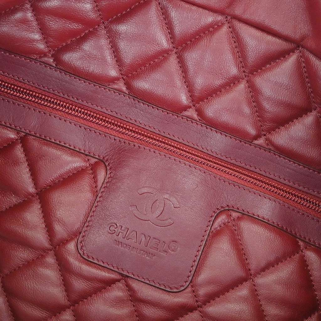 Chanel Coco Cocoon Boston Bag Black Leather Good condition - Model View