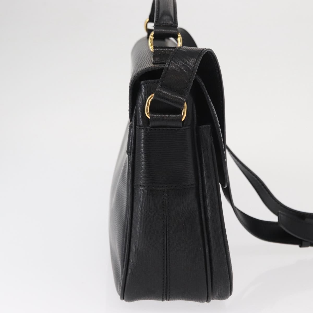 Celine Circle Logo Shoulder Bag Black Leather Good condition - Model View