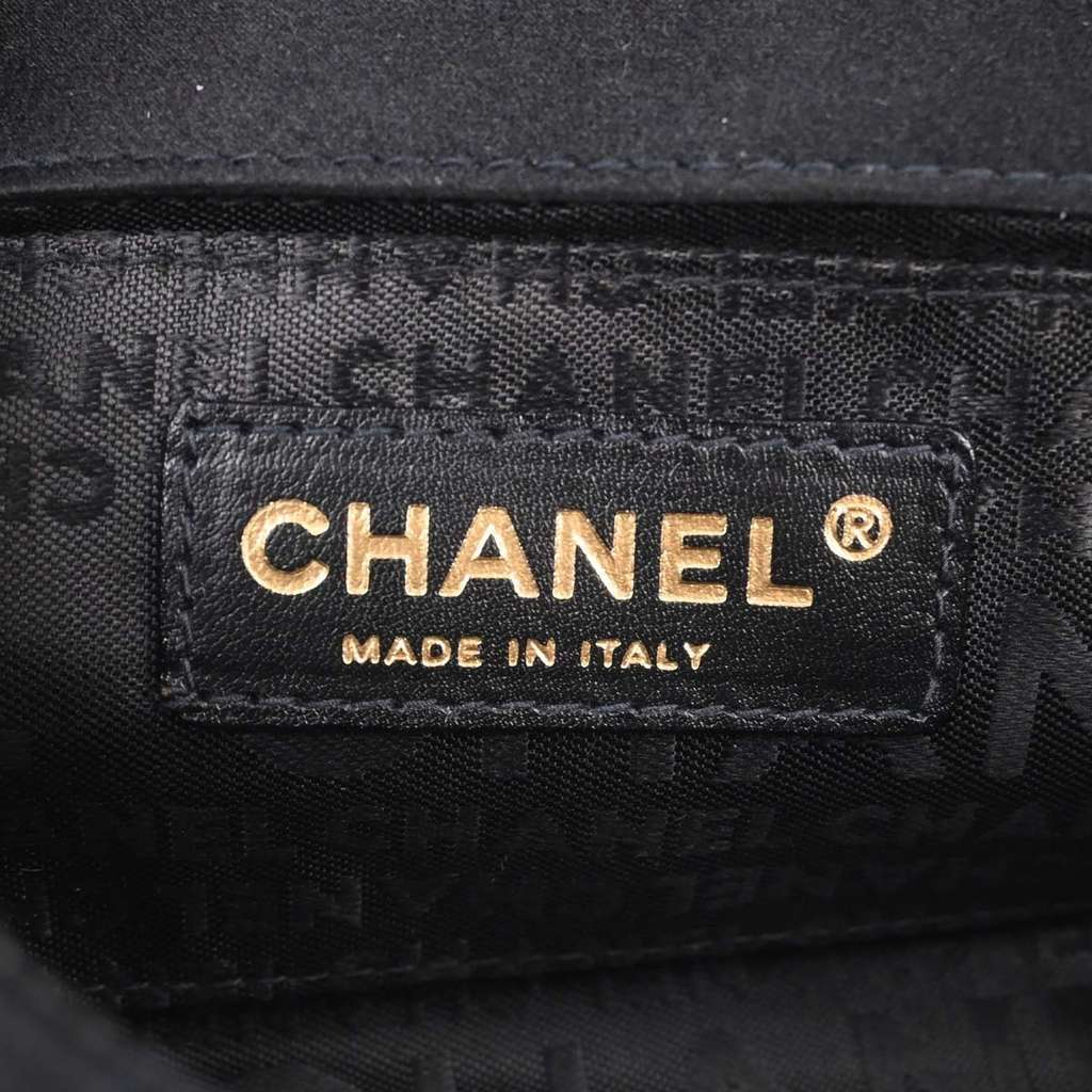 Chanel Chocolate Bar Flap Bag Black Satin Good condition - Model View