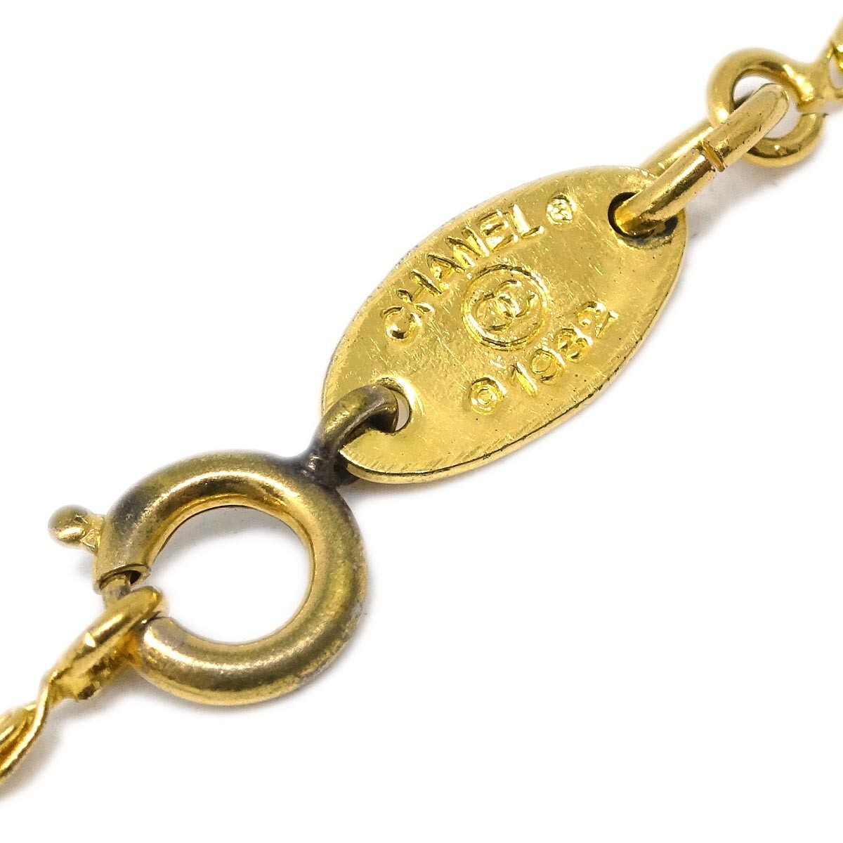 Chanel CC Pendant Necklace Gold Good condition - Model View