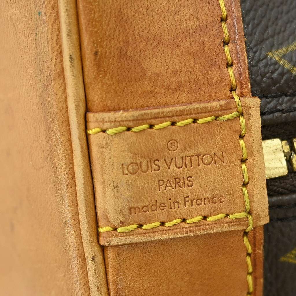 Louis Vuitton Alma Handbag Brown Canvas Fair condition - Model View