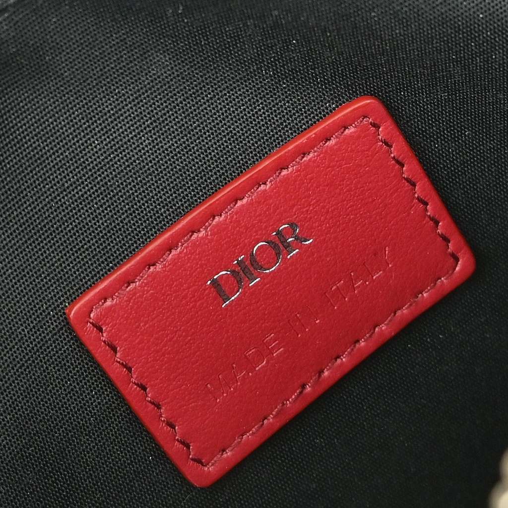 Christian Dior World Tour Zip Messenger Pouch Red Leather Good condition - Box View