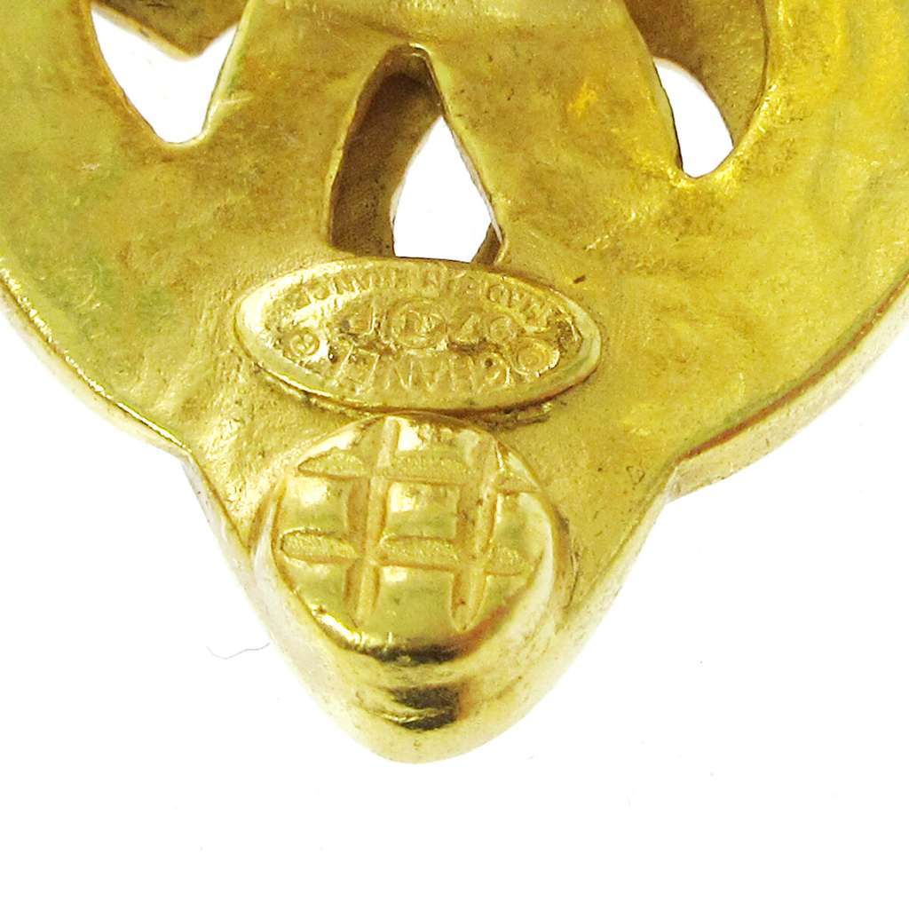 Chanel Vintage CC Heart Cut Out Drop Clip-On Earrings Gold Good condition - Model View