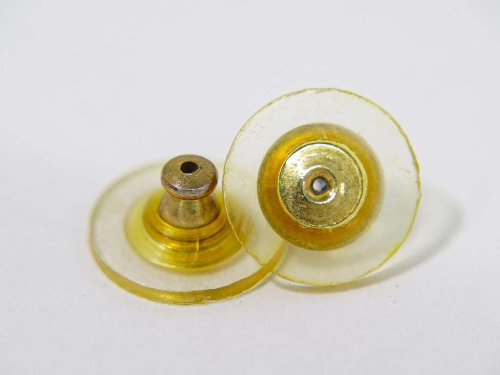 Chanel CC Dangle Earrings Gold Good condition - Model View