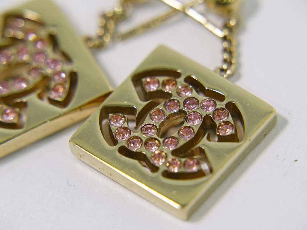 Chanel CC Dangle Earrings Gold Good condition - Box View