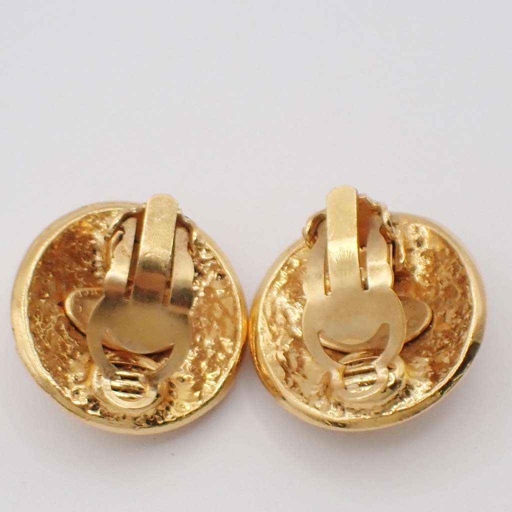 Chanel Vintage Round CC Clip-On Earrings Gold Good condition - Inside View