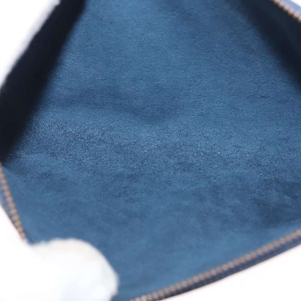 Louis Vuitton Pochette Accessoires Blue Leather Good condition - Model View