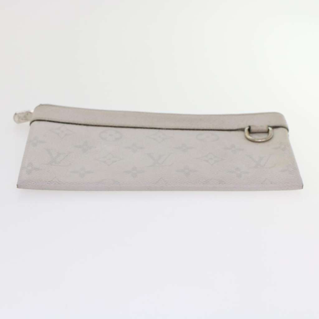 Louis Vuitton Discovery Pochette Other Leather Good condition - Inside View