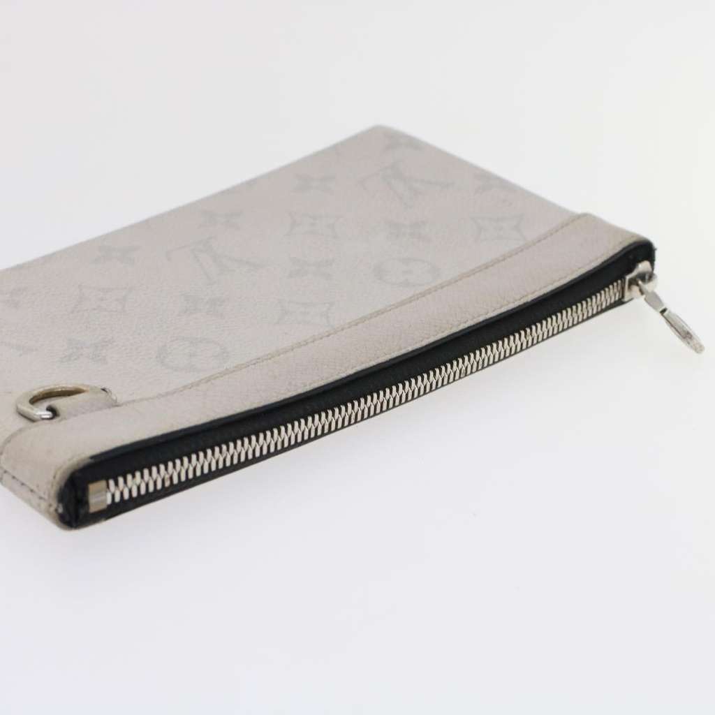 Louis Vuitton Discovery Pochette Other Leather Good condition - Model View