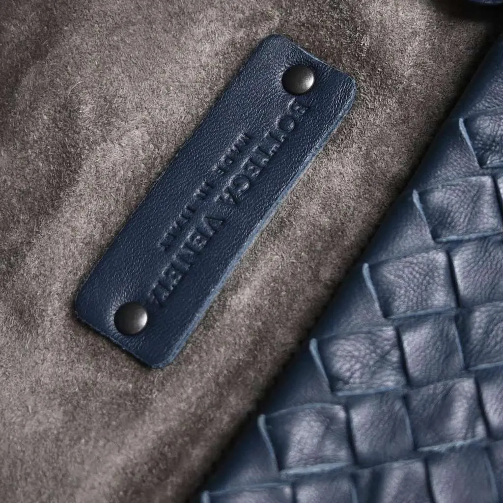 Bottega Veneta Zip Cube Messenger Navy Leather Good - Model View