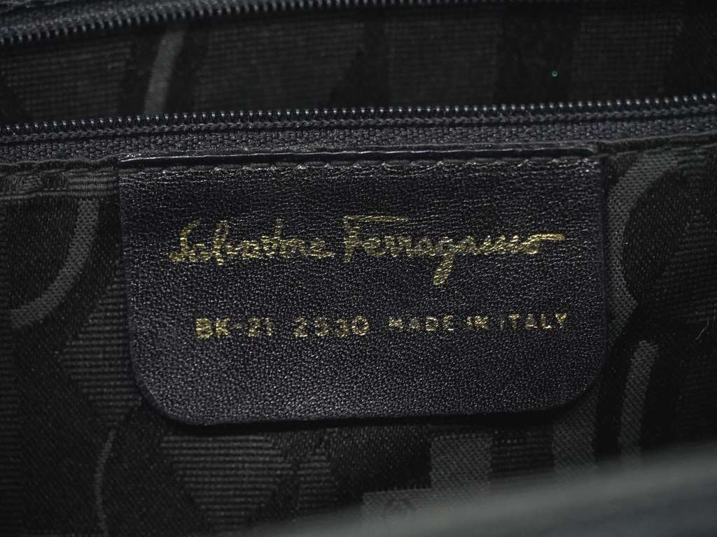 Salvatore Ferragamo Vintage Vara Bow Tote Black Leather Fair condition - Model View