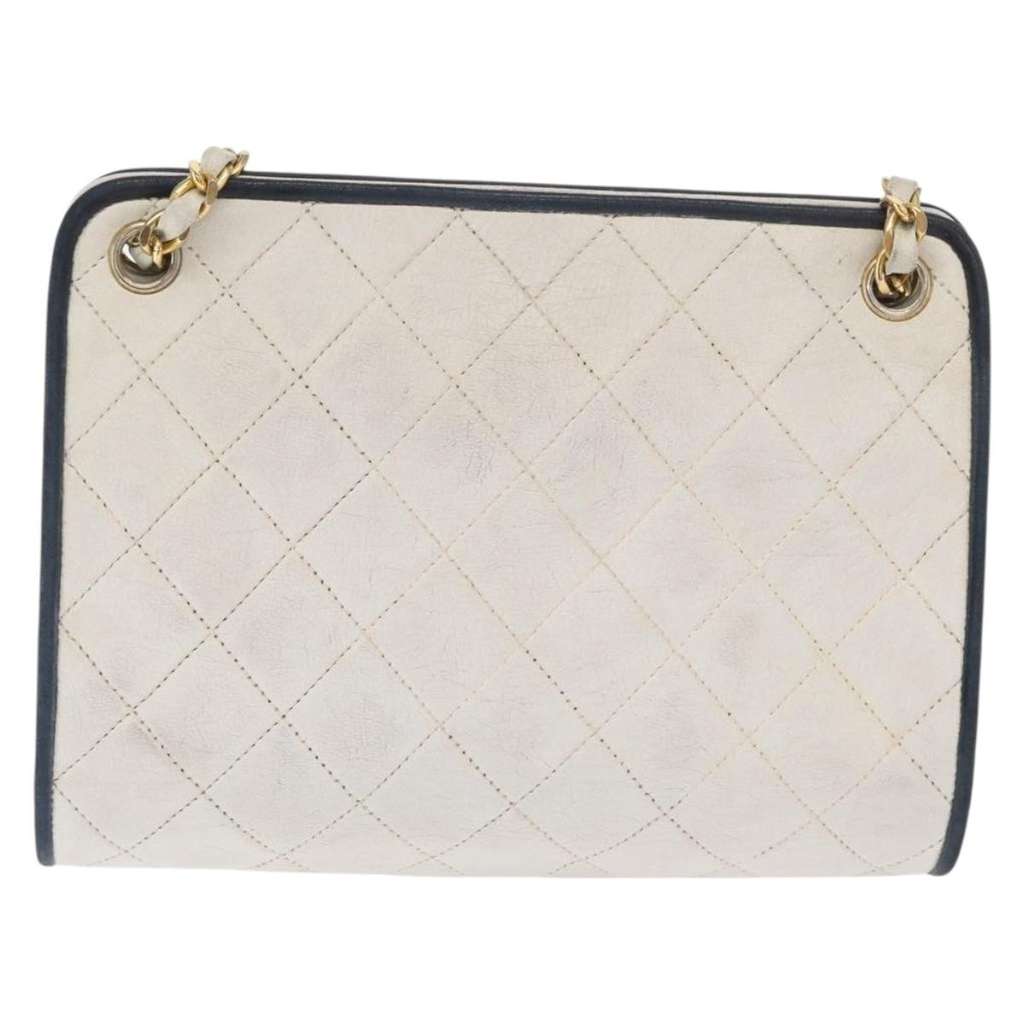 Chanel Chain Shoulder Bag White Leather Good condition - Back View